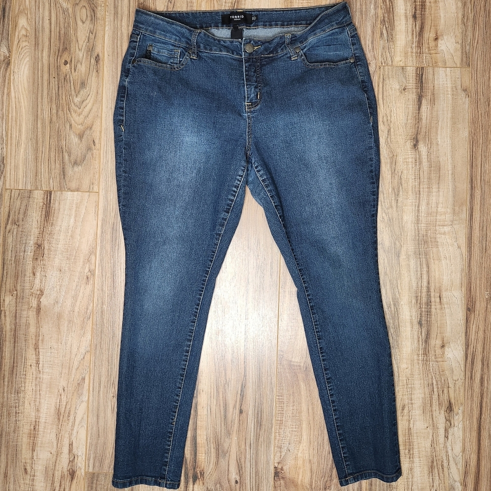 Torrrid Soft Denim Stretch Jeans 16 Short